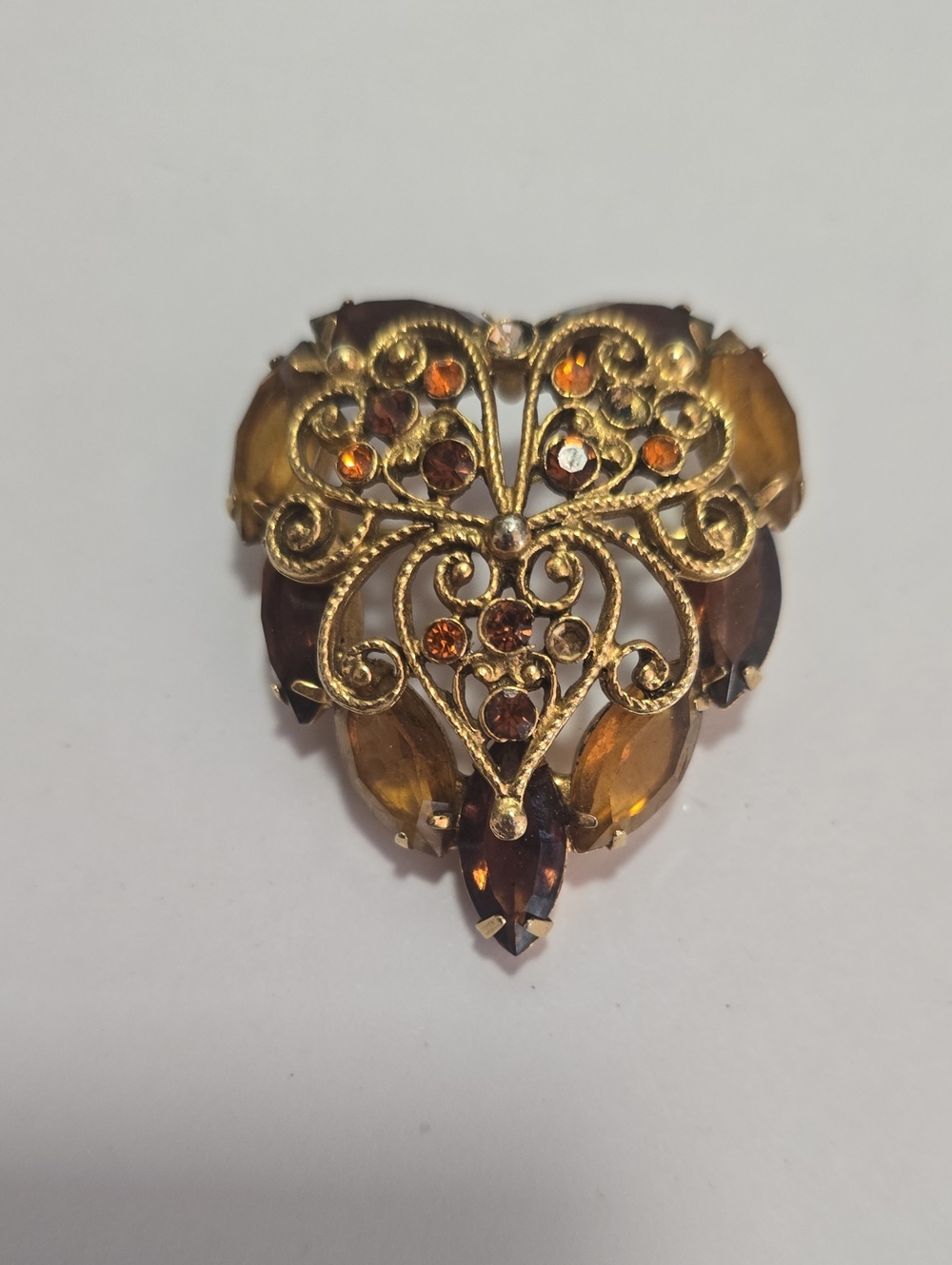 Vintage Juliana D&E Heart Filigree Open Back Rhinestone Brooch Pin